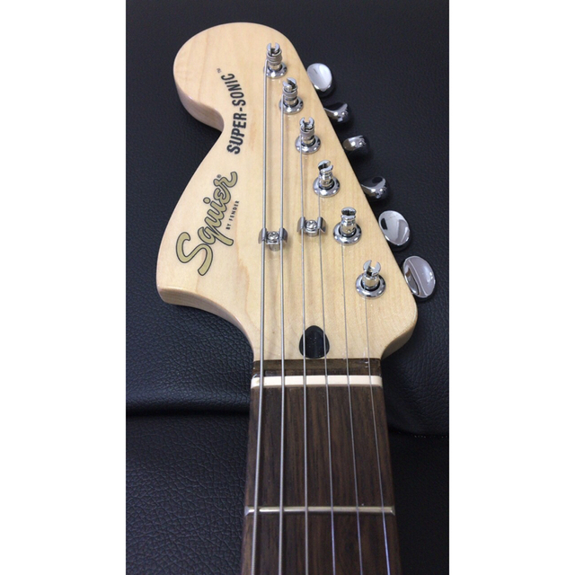Fender(フェンダー)のSquier PARANORMAL SUPER SONIC スーパーソニック 楽器のギター(エレキギター)の商品写真