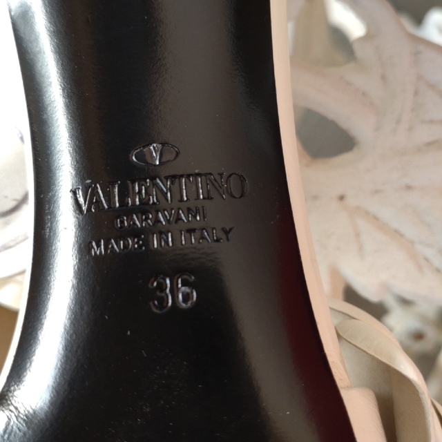 VALENTINO(ヴァレンティノ)の♥お花バレンチノ♥のミュール レディースの靴/シューズ(ミュール)の商品写真