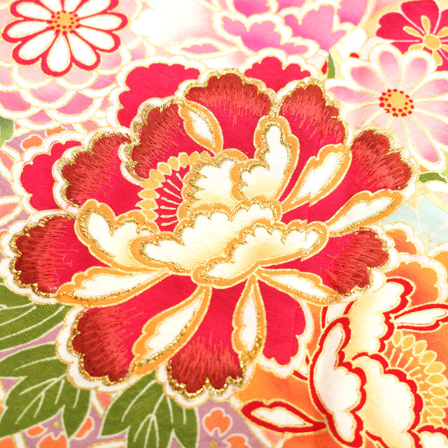 すごい値!振袖 袷 着物 正絹 金彩加工 薄黄色 牡丹 桜 鞠 すごい値!振袖 袷 着物 正絹 金彩加工 薄黄色 牡丹 桜 鞠