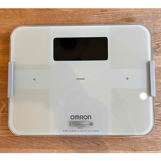 オムロン(OMRON)の体重体組成計 HBF-255T-W カラダスキャン ホワイト(体重計/体脂肪計)