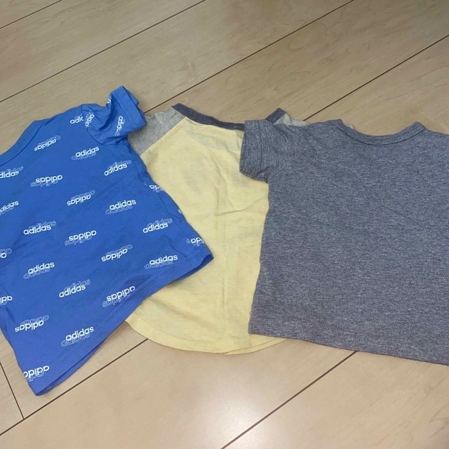 Champion(チャンピオン)のチャンピオン　adidas yellowface 90cm Tシャツ3枚セット キッズ/ベビー/マタニティのキッズ服男の子用(90cm~)(Tシャツ/カットソー)の商品写真