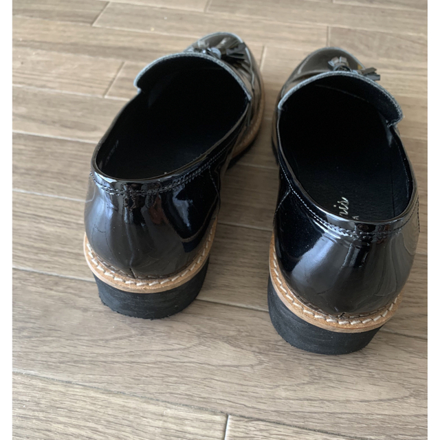 ARTEMIS(アーテミス)のartemis by DIANA タッセル付き厚底ローファー レディースの靴/シューズ(ローファー/革靴)の商品写真