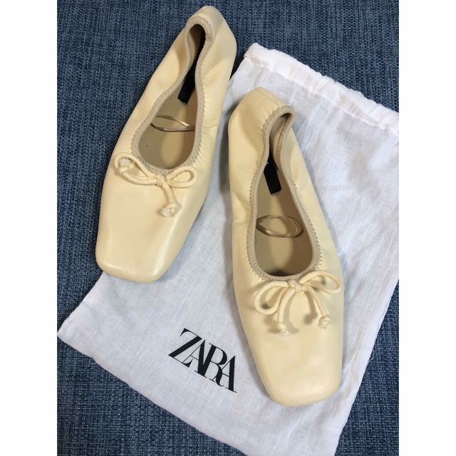 美品　ZARA ベルベットバレエフラットシューズ　37