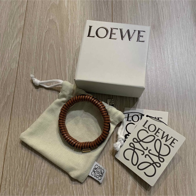 LOEWE(ロエベ)のロエベ　ウーブンバングル　ブラウンMサイズ レディースのアクセサリー(ブレスレット/バングル)の商品写真