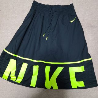 ナイキ ひざ丈スカートの通販 100点以上 | NIKEのレディースを買うなら