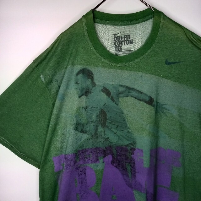 NIKE(ナイキ)のナイキ　クルーネック　グラフィックTシャツ　NFL　ビッグプリント　緑 メンズのトップス(Tシャツ/カットソー(半袖/袖なし))の商品写真