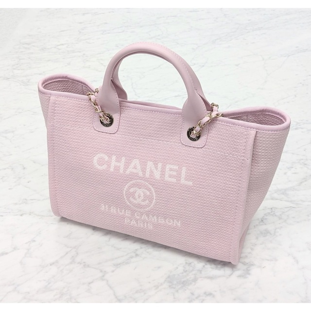 【超美品】CHANEL ドーヴィルスモールショッピングバッグ ポーチ付