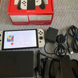 ニンテンドースイッチ(Nintendo Switch)のNintendoSwitch有機ELモデルホワイト動作品(携帯用ゲーム機本体)