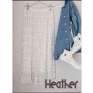 ヘザー(heather)の【送料無料レディース】Heatherヘザー　シフォンプリーツスカート　花柄　白(ロングスカート)