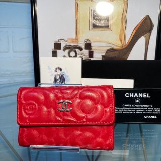 シャネル(CHANEL)の［正規品］超美品　CHANEL カメリア　4連キーケース　シリアルシールあり(キーケース)