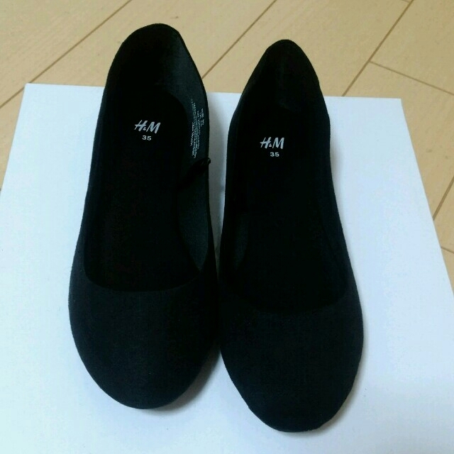 H&M(エイチアンドエム)のH&Mフラットシューズ　ブラック　Sサイズ レディースの靴/シューズ(ハイヒール/パンプス)の商品写真
