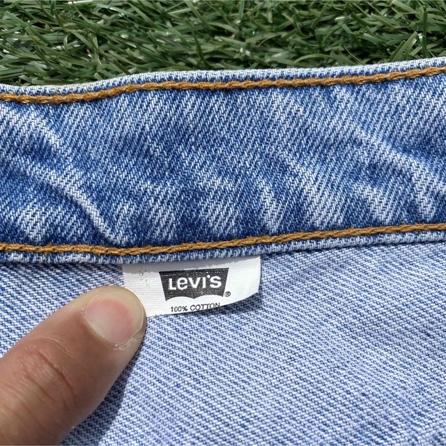 Levi's(リーバイス)のリーバイス 550 Mサイズ ライトブルー デニムジーンズ USA 1998製 メンズのパンツ(デニム/ジーンズ)の商品写真