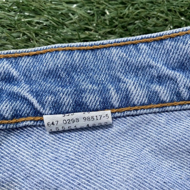 Levi's(リーバイス)のリーバイス 550 Mサイズ ライトブルー デニムジーンズ USA 1998製 メンズのパンツ(デニム/ジーンズ)の商品写真