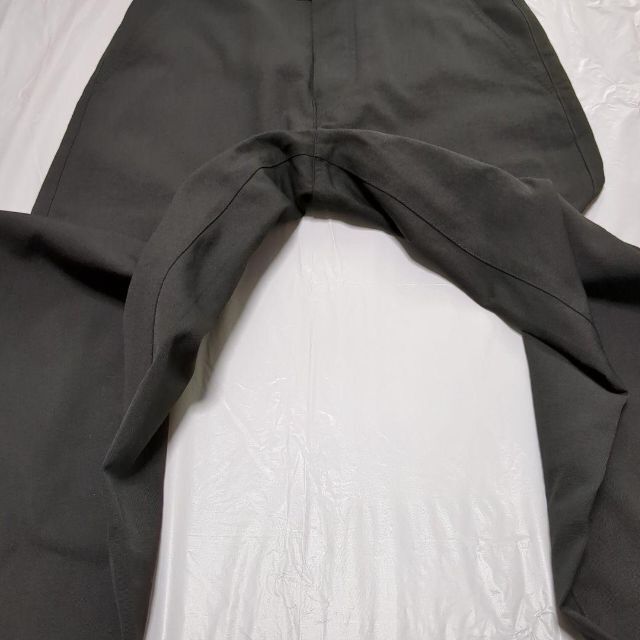 UNIQLO(ユニクロ)の【値下げ】ワイドフィットテーパードパンツ　09 BLACK　サイズ70cm メンズのパンツ(スラックス)の商品写真