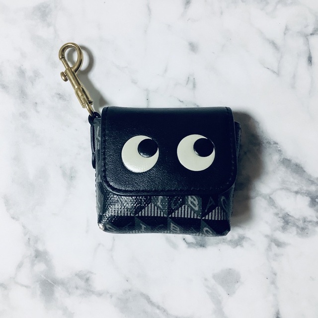 ANYA HINDMARCH(アニヤハインドマーチ)の《専用》Anya Hindmarch  イヤホン ポーチ Eyes  チャーム スマホ/家電/カメラのオーディオ機器(ヘッドフォン/イヤフォン)の商品写真