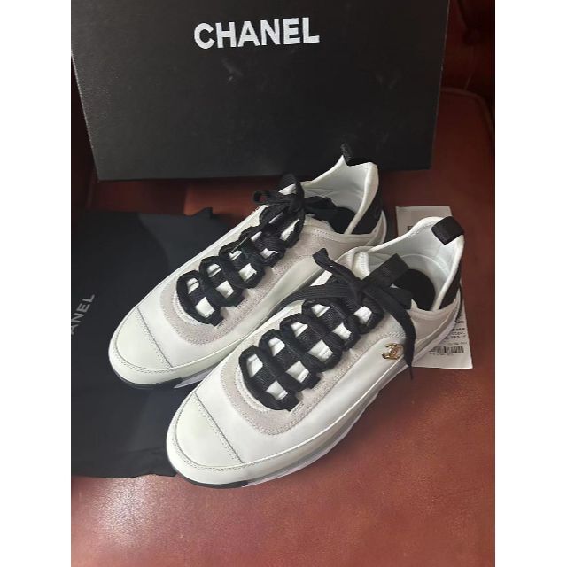 定期入れの CHANEL シャネル スニーカー メンズ CHANEL - スニーカー