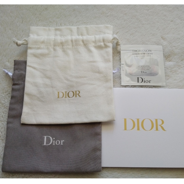 Christian Dior(クリスチャンディオール)のDior☆巾着ポーチ2枚+サンプル エンタメ/ホビーのコレクション(ノベルティグッズ)の商品写真