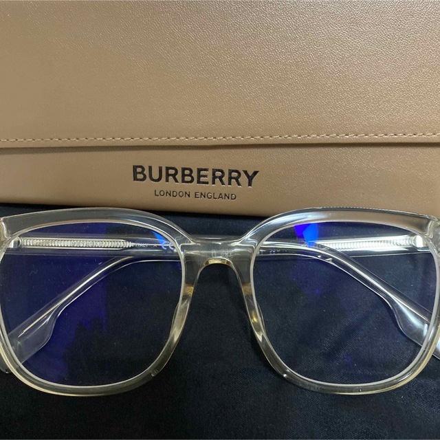 BURBERRYクリアメガネ