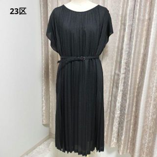 ニジュウサンク(23区)の美品✨23区 ワンピース ラメ プリーツ 黒 44 2XL フォーマル(ひざ丈ワンピース)