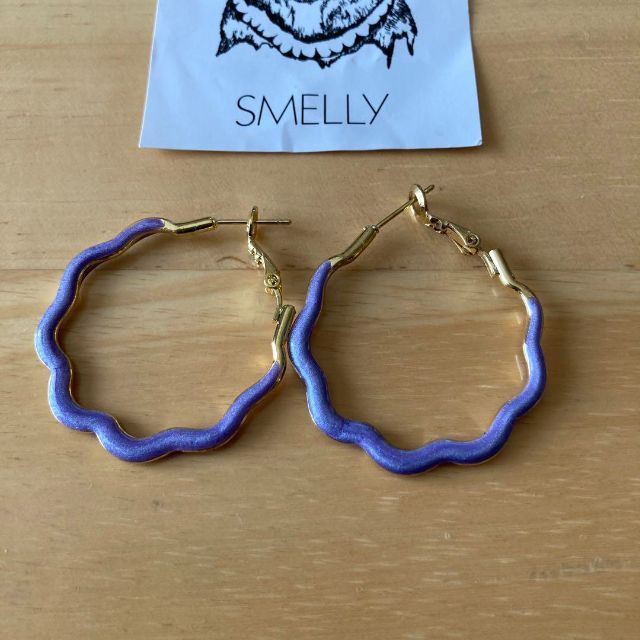 SMELLY(スメリー)の可愛い　スメリー　パープル　ピアス レディースのアクセサリー(ピアス)の商品写真