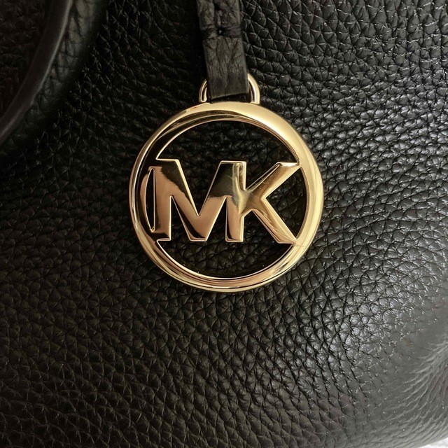 Michael Kors(マイケルコース)のMICHAEL CORS ラージ　サッチェル レディースのバッグ(ショルダーバッグ)の商品写真