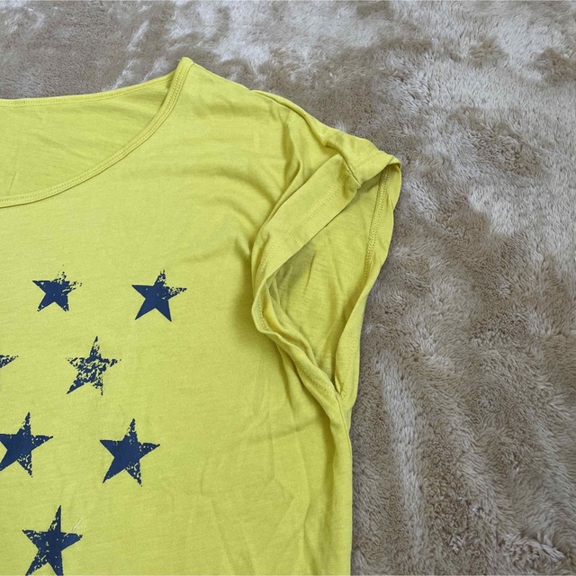 GU(ジーユー)の《美品》黄色　星柄　ダボっとしたTシャツ　③-5 レディースのトップス(Tシャツ(半袖/袖なし))の商品写真