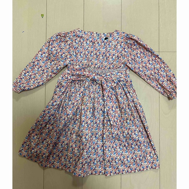 花柄ワンピース キッズ/ベビー/マタニティのキッズ服女の子用(90cm~)(ワンピース)の商品写真