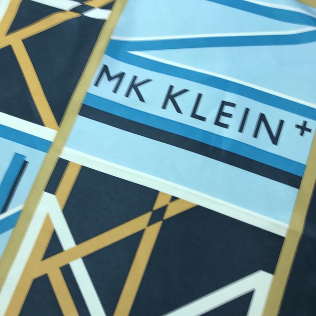 MK KLEIN+(エムケークランプリュス)のMK.KLEIN…ミニスカーフ…未使用 レディースのファッション小物(バンダナ/スカーフ)の商品写真