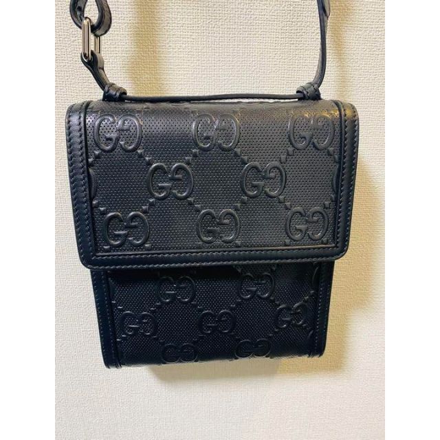 限定SALE新作】 Gucci - グッチ GGエンボス メッセンジャーバッグの