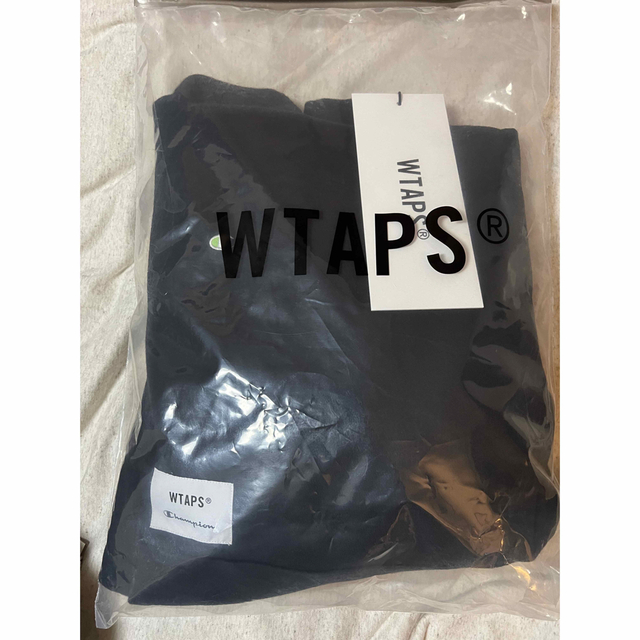 W)taps(ダブルタップス)のWTAPS×Champion フーデットスウェットシャツ　L メンズのトップス(パーカー)の商品写真