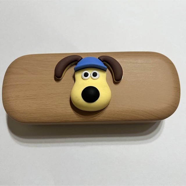 ウォレスとグルミット　メガネケース　ライトブラウン帽子　犬  エンタメ/ホビーのおもちゃ/ぬいぐるみ(キャラクターグッズ)の商品写真