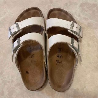 ビルケンシュトック(BIRKENSTOCK)のビルケンシュトック アリゾナ 23.0 ホワイト(サンダル)