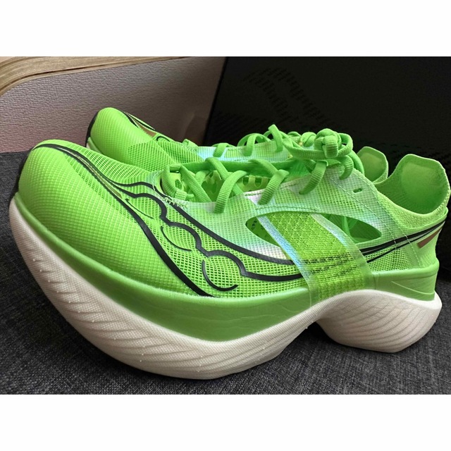 ☆新品未使用☆サッカニー(Saucony)エンドルフィンエリート/最新モデル
