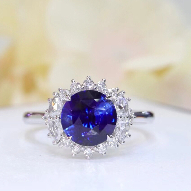 天然 ロイヤルブルーサファイア ダイヤ リング2.05ct k18 fの通販 by