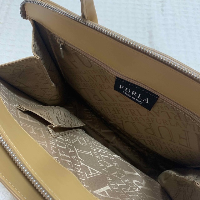 Furla(フルラ)のFURLA  フルラ　キャメル色のレザートートバッグ レディースのバッグ(ショルダーバッグ)の商品写真
