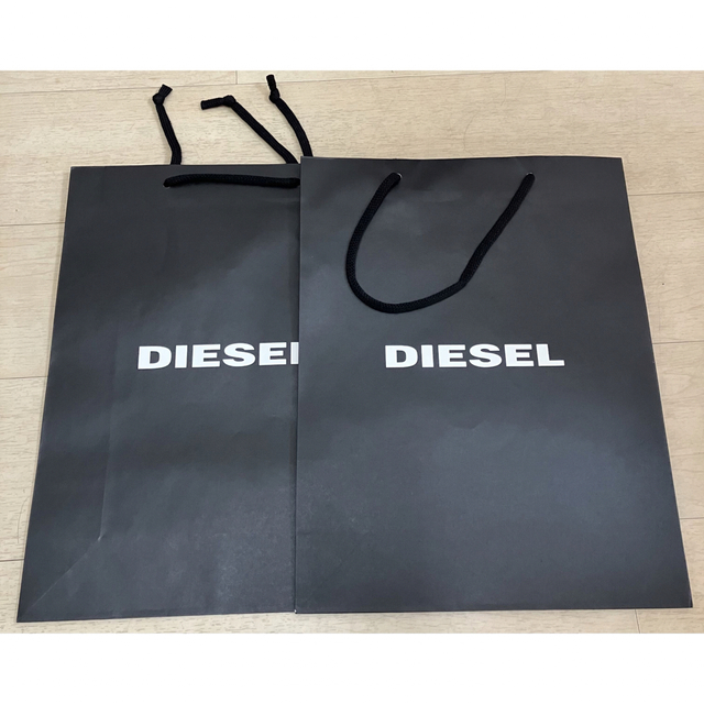DIESEL(ディーゼル)のディーゼル紙袋　大3枚　中2枚　計5枚　dieselショップ袋 レディースのバッグ(ショップ袋)の商品写真