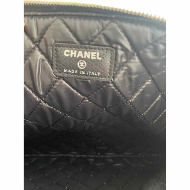 CHANEL - シャネル キャビアスキン レザー クラッチバッグ CHANEL - シャネル キャビアスキン レザー クラッチバッグ