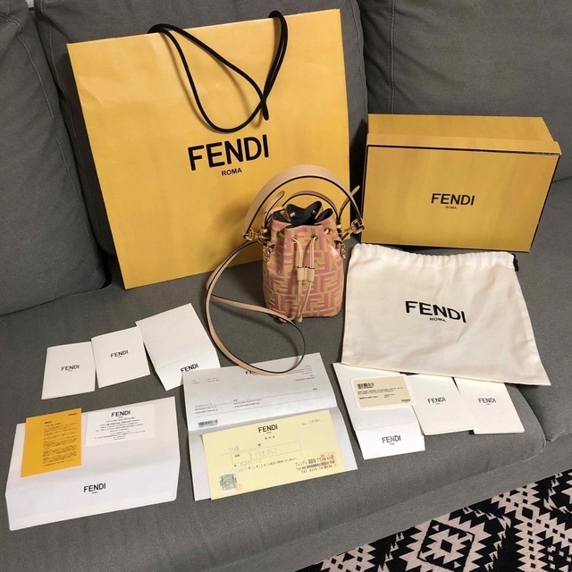 FENDI(フェンディ)の【lovelee様専用】 極美品・正規店 フェンディFENDI  モントレゾール レディースのバッグ(ショルダーバッグ)の商品写真