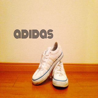 アディダス(adidas)のadidas スニーカー(スニーカー)