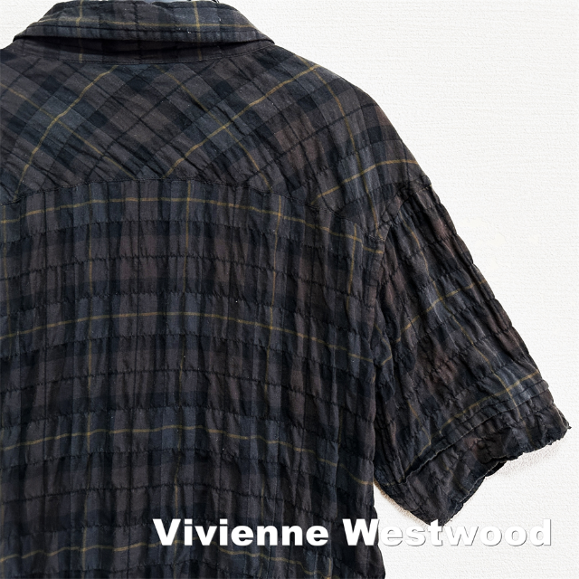 Vivienne Westwood(ヴィヴィアンウエストウッド)の【Vivienne Westwood MAN】ORBロゴ シアサッカー シャツ メンズのトップス(シャツ)の商品写真