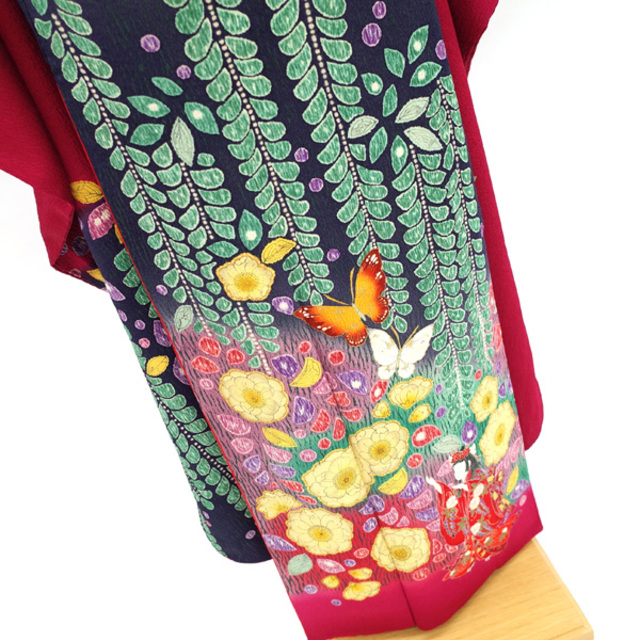 すごい値!振袖 着物 袷 作家物 金彩加工 ピンク 辻が花 蝶 個性 すごい値!振袖 着物 袷 作家物 金彩加工 ピンク 辻が花 蝶 個性