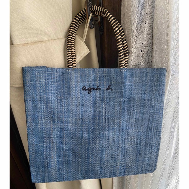 agnes b.(アニエスベー)のアニエスベー　ラフィアトートバッグ　ブルー　新品 レディースのバッグ(かごバッグ/ストローバッグ)の商品写真