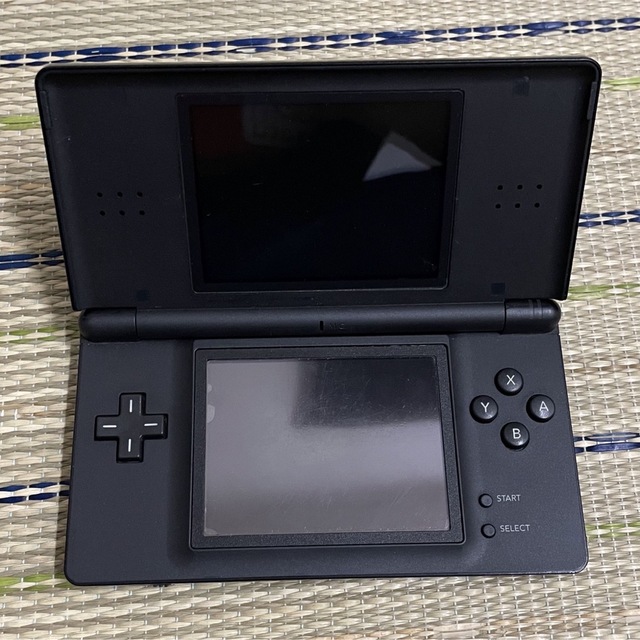 ニンテンドーDS(ニンテンドーDS)のNintendo   任天堂　DS Lite エンタメ/ホビーのゲームソフト/ゲーム機本体(携帯用ゲーム機本体)の商品写真