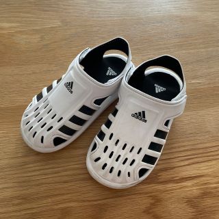 アディダス(adidas)のadidas アディダス　キッズサンダル　サイズ16.0(サンダル)