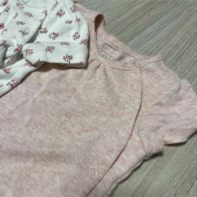 babyGAP(ベビーギャップ)のGAPベビー　半袖　ロンパース　70 2点セット キッズ/ベビー/マタニティのベビー服(~85cm)(ロンパース)の商品写真