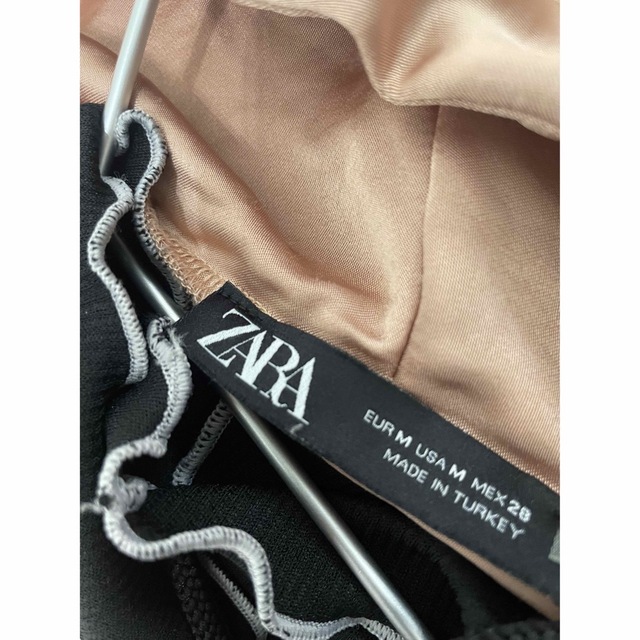 ZARA(ザラ)の2023⑤⑧ZARA メタリックマウンテンパーカーブルゾン レディースのジャケット/アウター(ナイロンジャケット)の商品写真