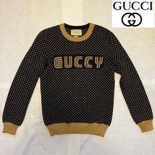 グッチ(Gucci)のグッチ　ロゴ　ニット　ブラック×ゴールド　ユニセックス　美品(ニット/セーター)