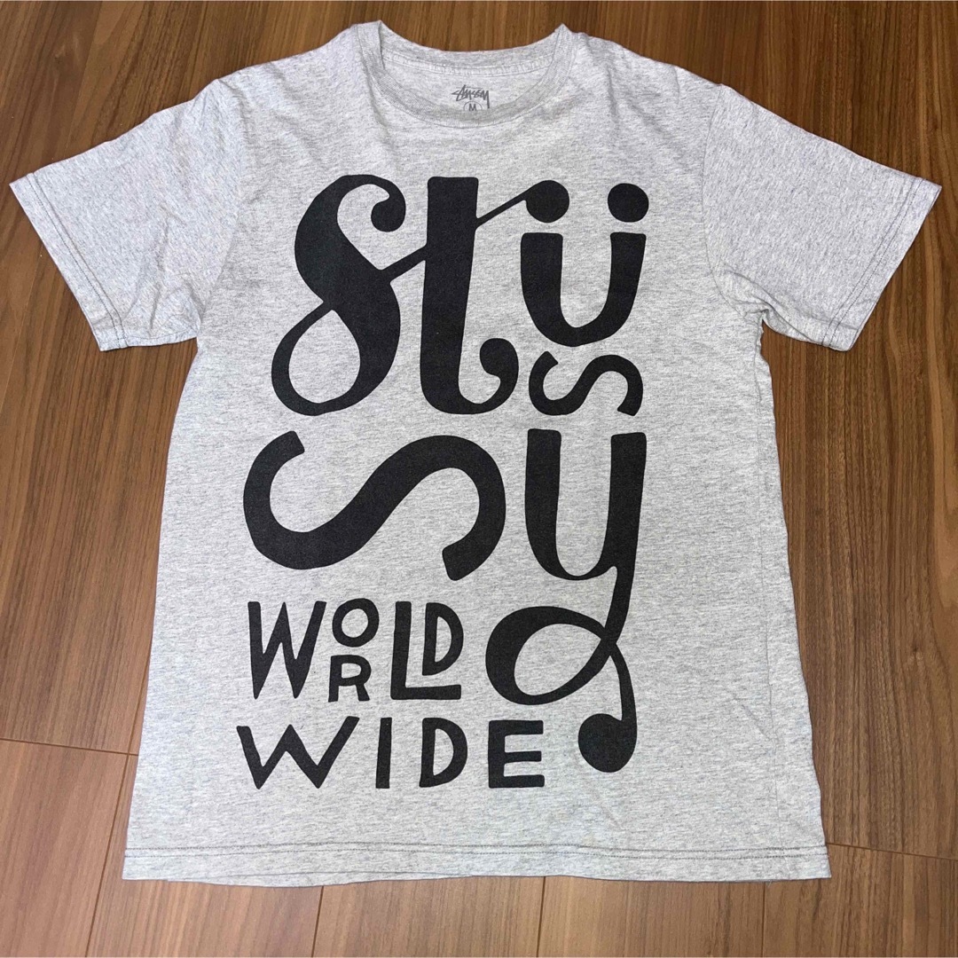 STUSSY(ステューシー)のステューシーTシャツ　ビッグロゴ　Mサイズ　グレー メンズのトップス(Tシャツ/カットソー(半袖/袖なし))の商品写真