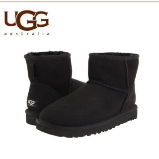 アグ(UGG)のUGGクラシックミニ 黒 新品☆(ブーツ)