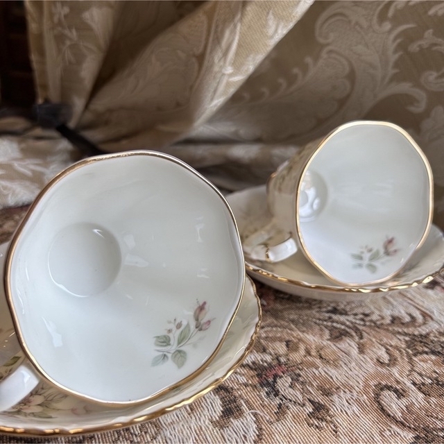 ROYAL ALBERT(ロイヤルアルバート)の新品 英国製 ROYAL ALBERT  HAWORTH カップ＆ソーサー ペア インテリア/住まい/日用品のキッチン/食器(食器)の商品写真